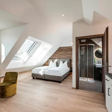 Hotel Boutique Zach 3*
