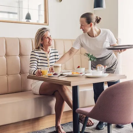 Boutique Zach אינסברוק